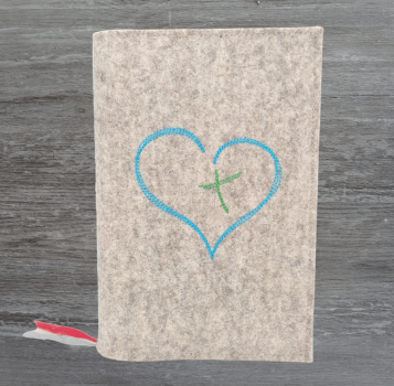 Gotteslobhülle in beige meliert, Herz, Kreuz