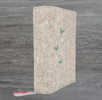 Gotteslobhülle in beige meliert, Kreuze, Schmetterlinge