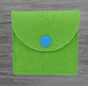 Rosenkranztasche in Maigrün, Fisch, Kreuz