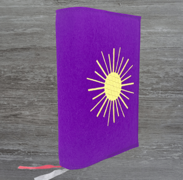 Gotteslobhülle in violett, Hostie