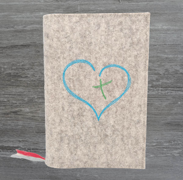 Gotteslobhülle in beige meliert, Herz, Kreuz