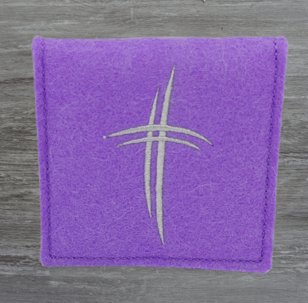 Rosenkranztasche in Lavendel, Kreuze