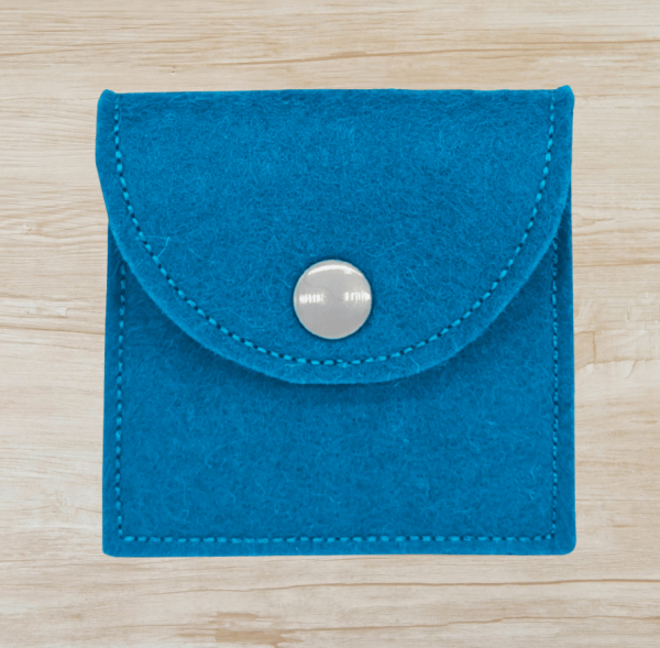 Rosenkranztasche in Petrol, Kreuze