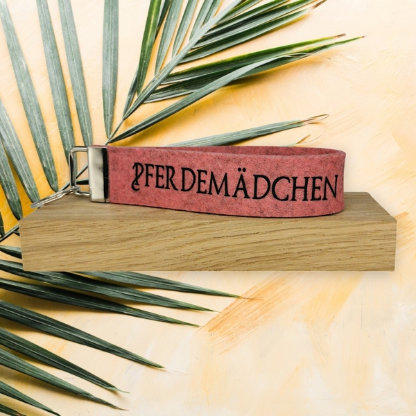 Schlüsselanhänger aus Wollfilz in rosé meliert