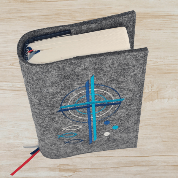 Wosadnikhülle in dunkelgrau meliert, Kreuze, Kreise, Fische