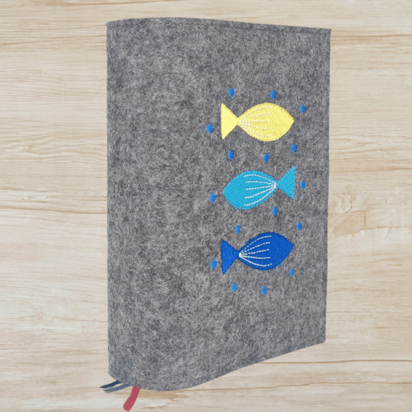 Wosadnikhülle in dunkelgrau meliert, Fische, Punkte