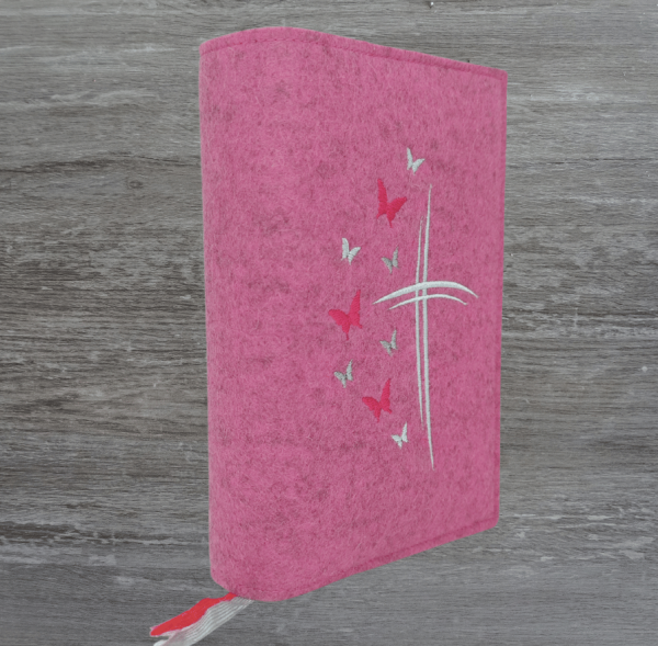 Gotteslobhülle in magnolie meliert, Kreuze, Schmetterlinge